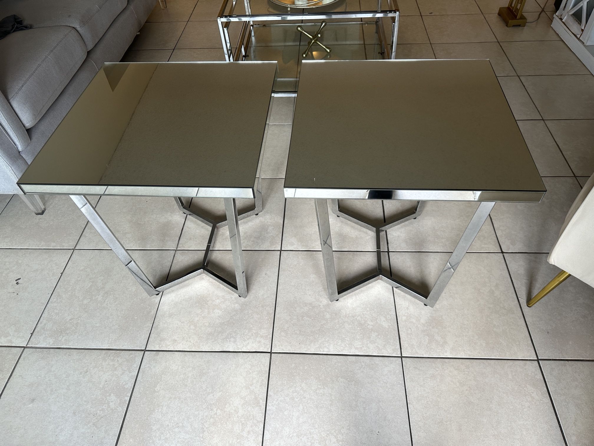 Hastin Mirrored End Tables