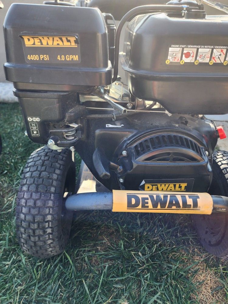Dewalt 4400 Psi Gas Presure Washer Complete New Only Dusty$700