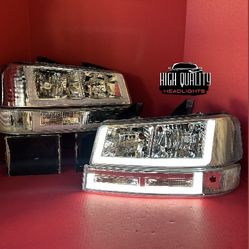 Chevy Express 2003. 2023 Headlight.