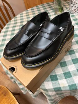 LOAFER DOC MARTENS SIZE 9