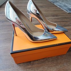 Beautiful Silver Patten Hugh Heels