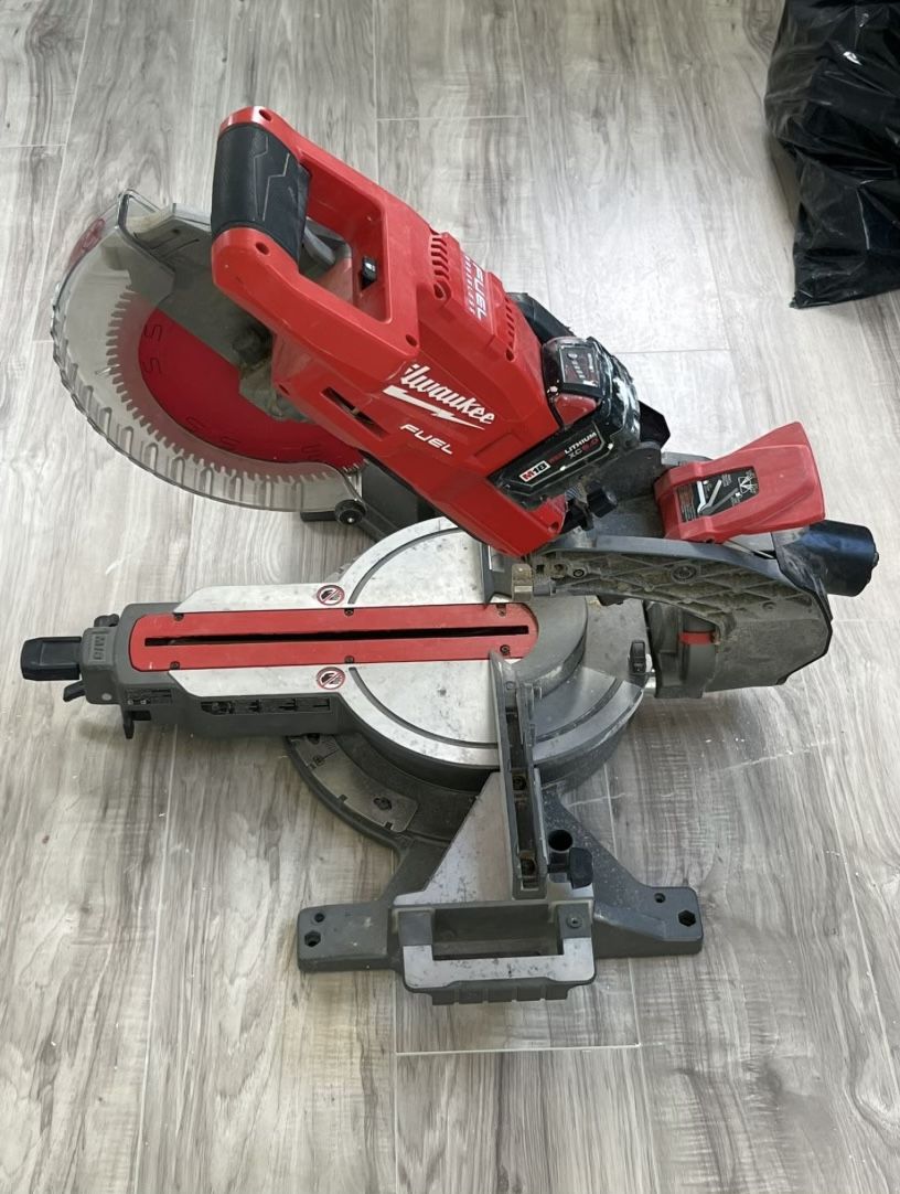 Milwaukee Fuel Sliding Dual Bevel Miter Saw 10inch 
