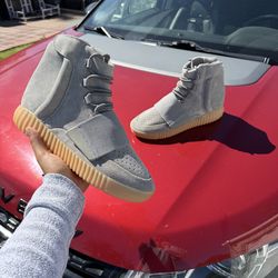 Yeezy 750 size 9