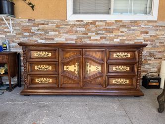 Dresser