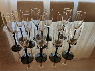 13 champagne, flutes
