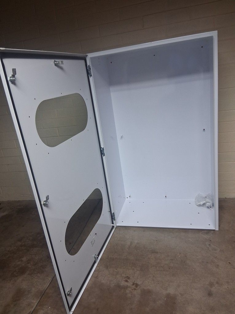 HEAVY DUTY CABINET, 3FT WIDE X 5FT HIGH 2FT DEEP, BRAND NEW $60 VERY SOLID AND HEAVY, NEVER USED, PERFECT CONDITION.