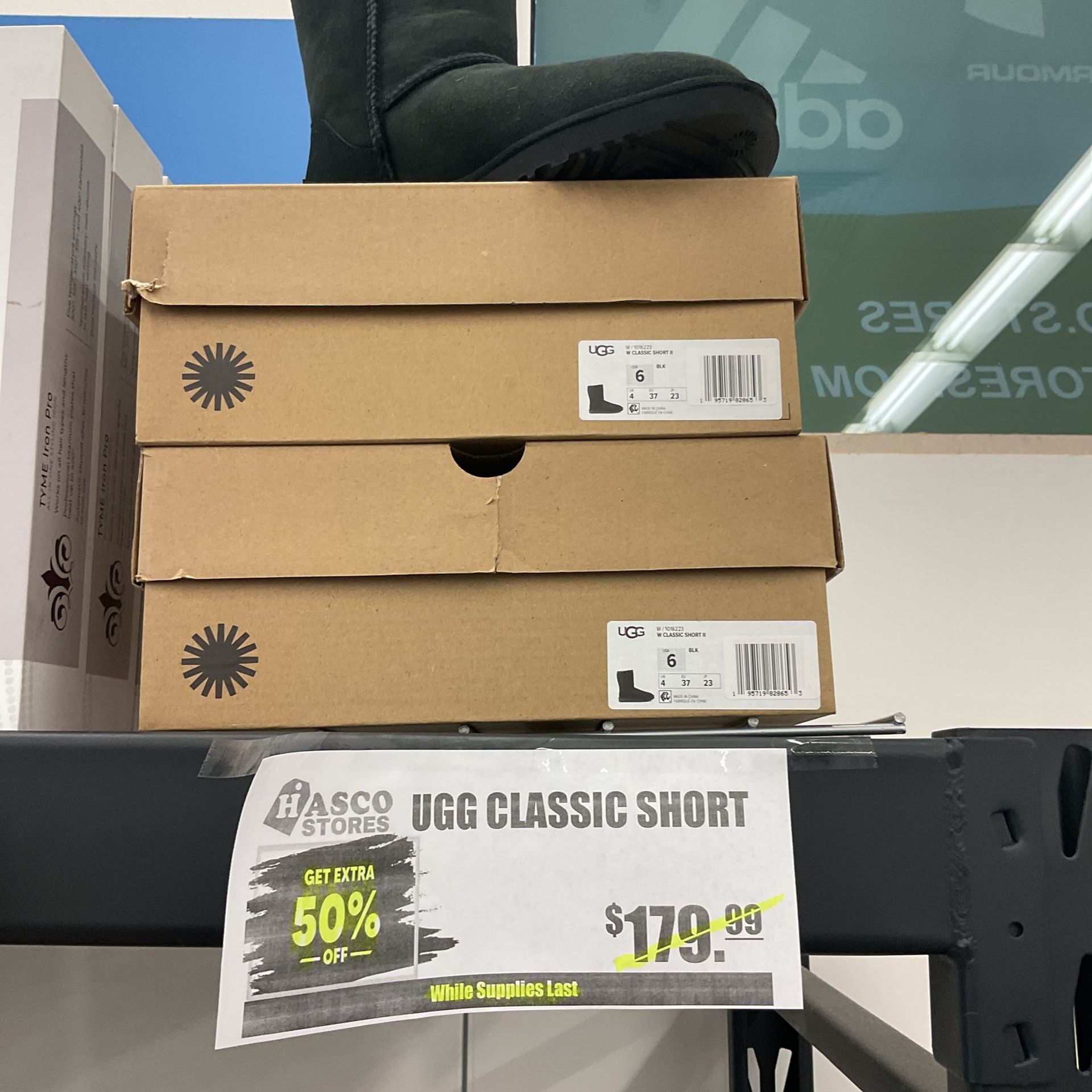 UGG Classic Short