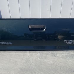 Toyota Tacoma Tailgate 