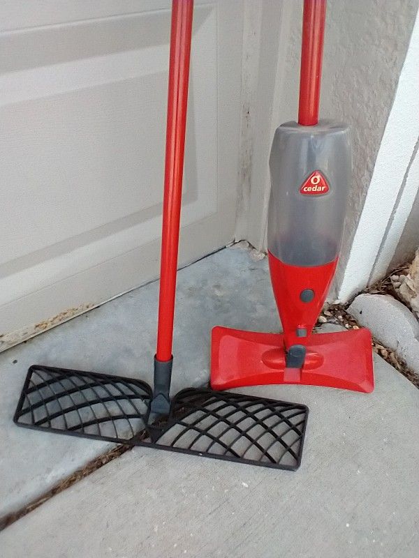 O-Cedar Spray Mops