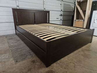 Brown Queen Size Bed Frame With 3-Drawer, It's Look Like A New