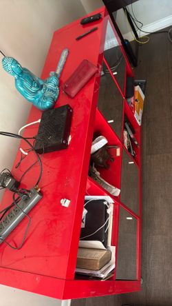 Red mirrored stand