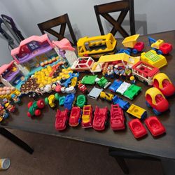 Huge Fisher Price Little People And Little Tikes  HUGE Lot / 144 Pieces