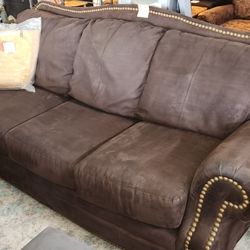 Brown Sofa With Nailheads Good Condition 