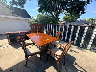 Traditional Wood Dining Table with 4 Chairs