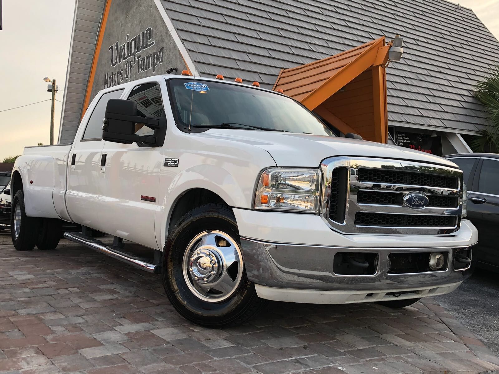 *2006 FORD F-350 SUPER DUTY LARIAT DRW*6.0 POWER STROKE TURBO DIESEL*CLEAN CARFAX *LOW MILES*PREMIUM ALLOY WHEELS AND PREMIUM LEATHER SETAS*