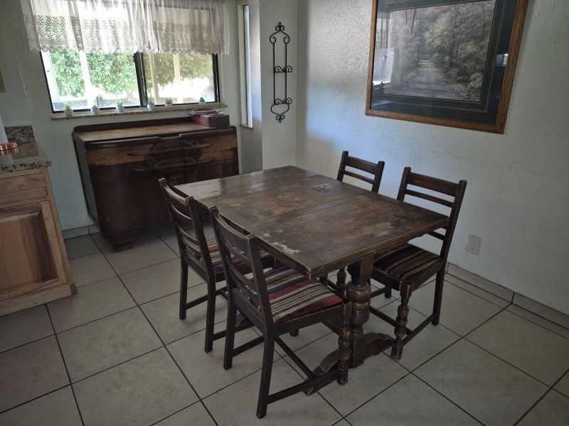 Antique Dining Room Set
