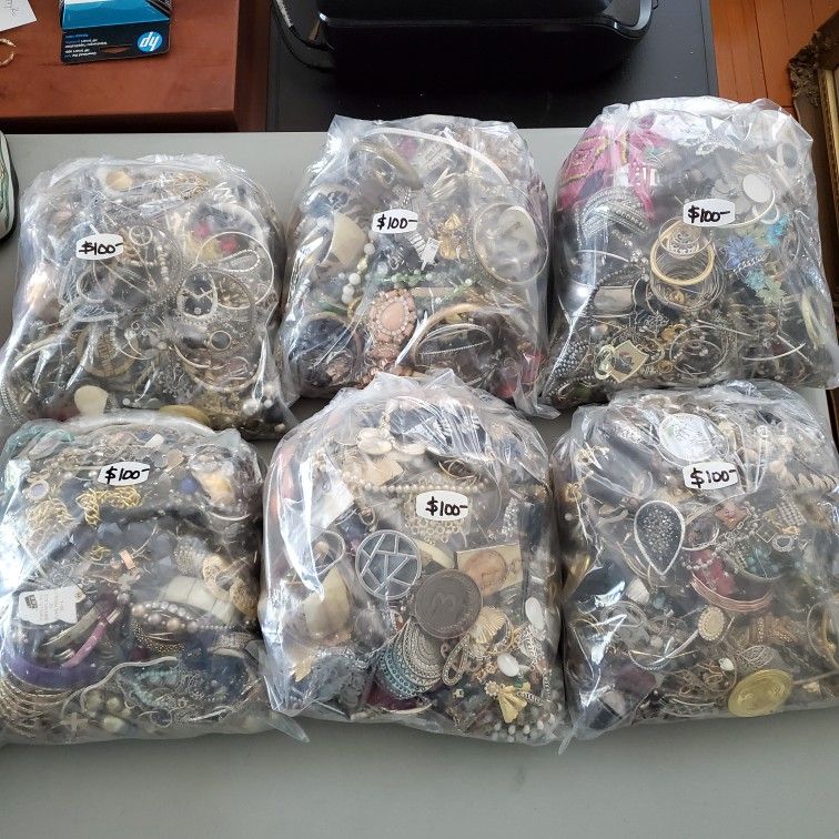 HUGE WEARABLE COSTUME JEWELRY GRAB BAG
