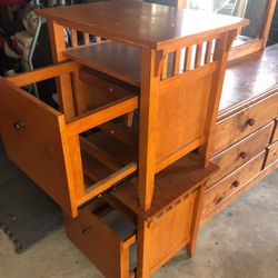 Dresser W/mirror 2 Night Tables And 2 Side Tables 