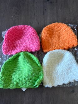 Retail and wholesale women's knitted winter hat