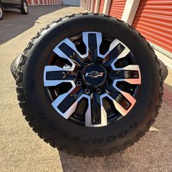 20s Chevy gmc 2500 Oem New 8x180 Rims Rines Wheels And tires 8lug