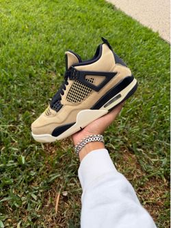 Jordan 4 W “Fossil” Size 8W/6.5Y