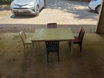 Pottery barn  Kids Carolina  large table and chairs