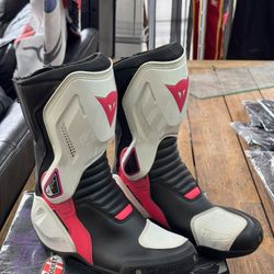 Dainese Nexus 2 Lady Boots White Fuchsia Pink Black Size - EU 36, US 4.5
