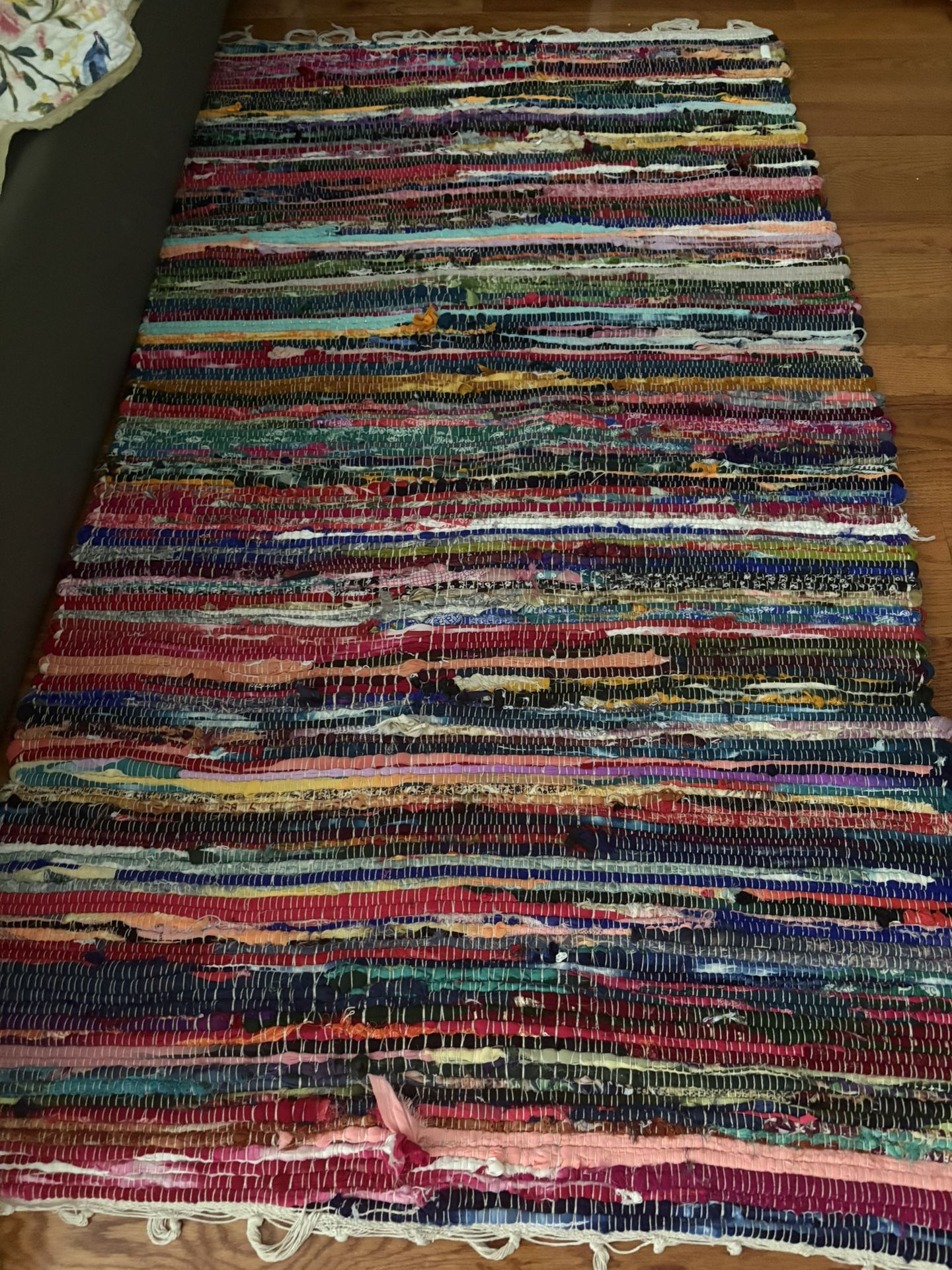 AREA RUG