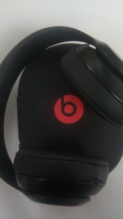 Beats studio3 wireless headphones mint condition
