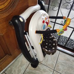 FOLDABLE BABY WALKER
