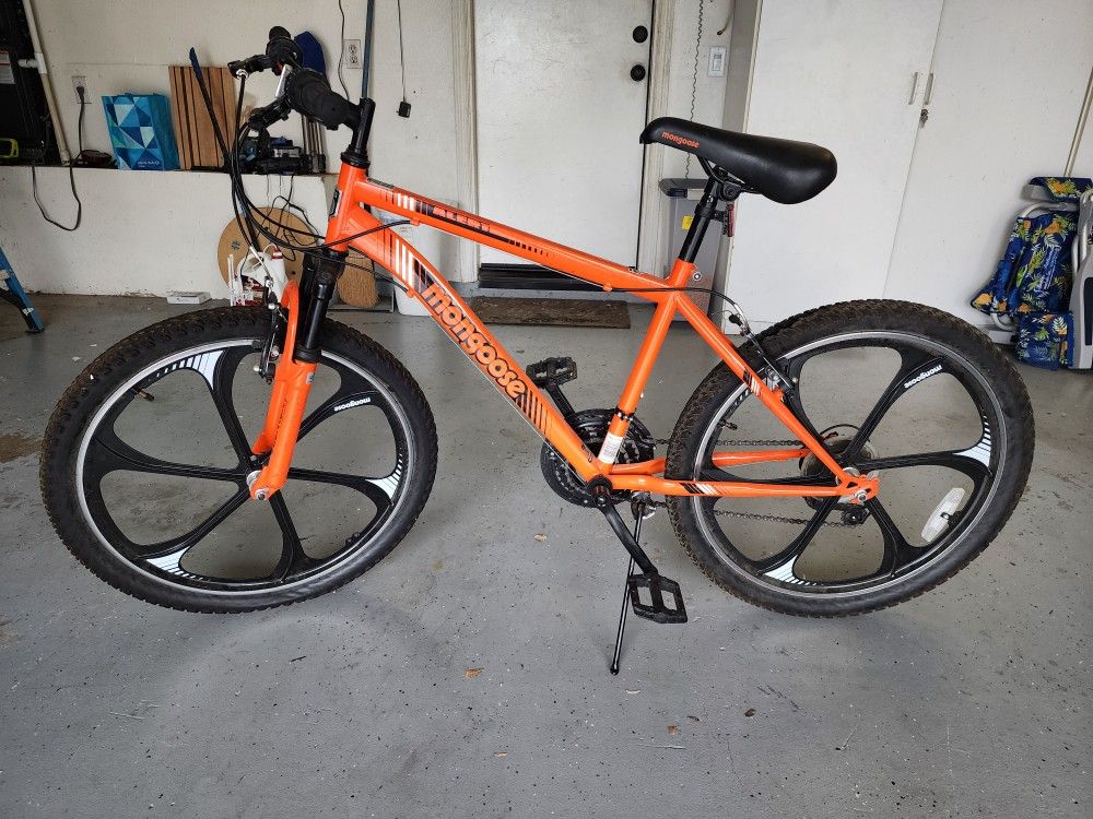 Mongoose Alert Boys bike 21 speed