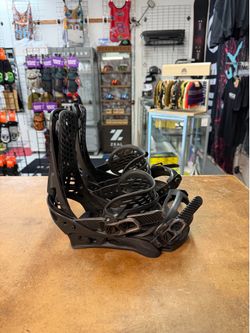 Burton Genesis large reflex snowboard bindings certified with warranty located at Sin city snowboards
