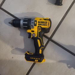Dewalt 20v Xr 2speed Hammerdrill Tool Only 