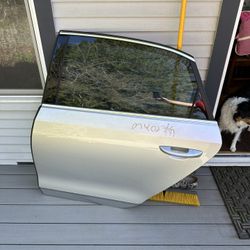 2016 Volkswagen Passat - Rear Left Door