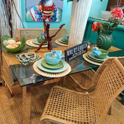 CUTE DINING SET AT PICKY PINCHERS 801 TURNER ST CLEARWATER OPEN NOON TO 6 FREE DELIVERY