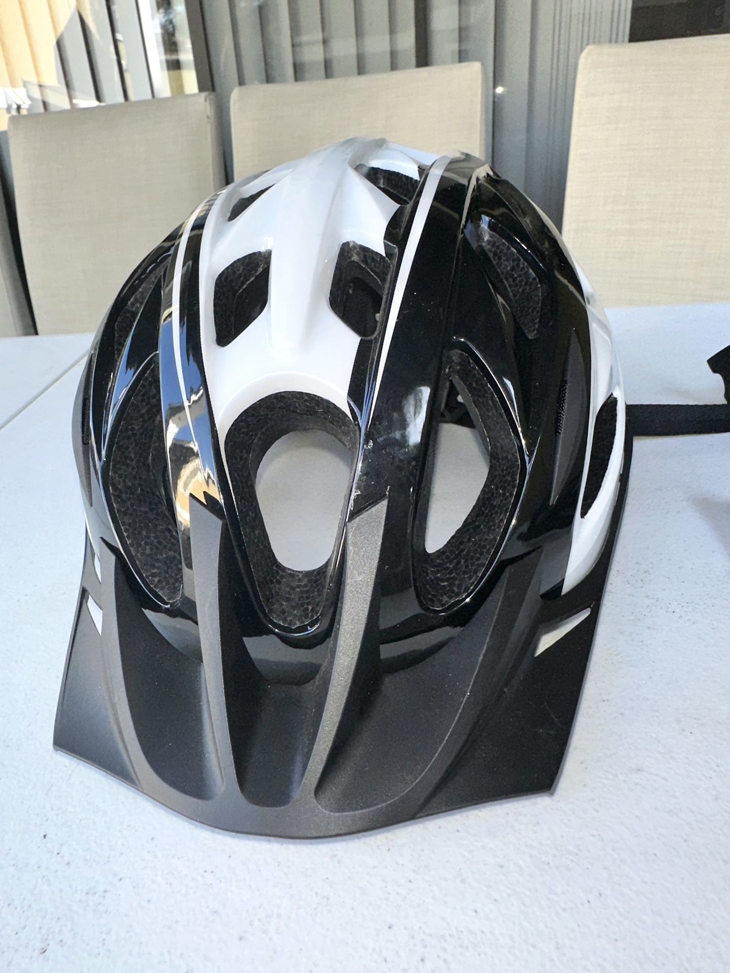New Adult KALI Protectives Chakra Plus Helmet Medium/Large Black/White