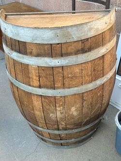 1/2 wooden wine barrel table