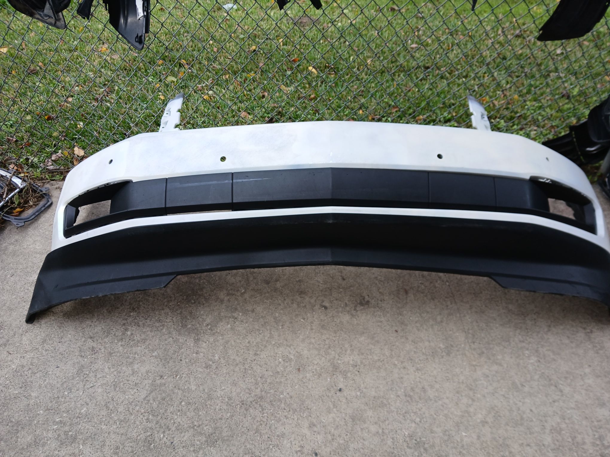 2015-2020 Chevy Tahoe Front Bumper Original for Sale in Houston, TX