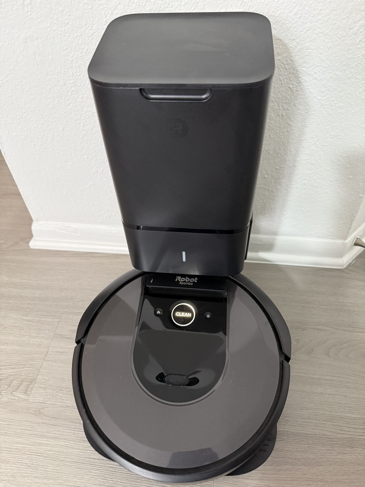 iRobot Roomba i7+ (7550) Robot Vacuum with Automatic Dirt Disposal