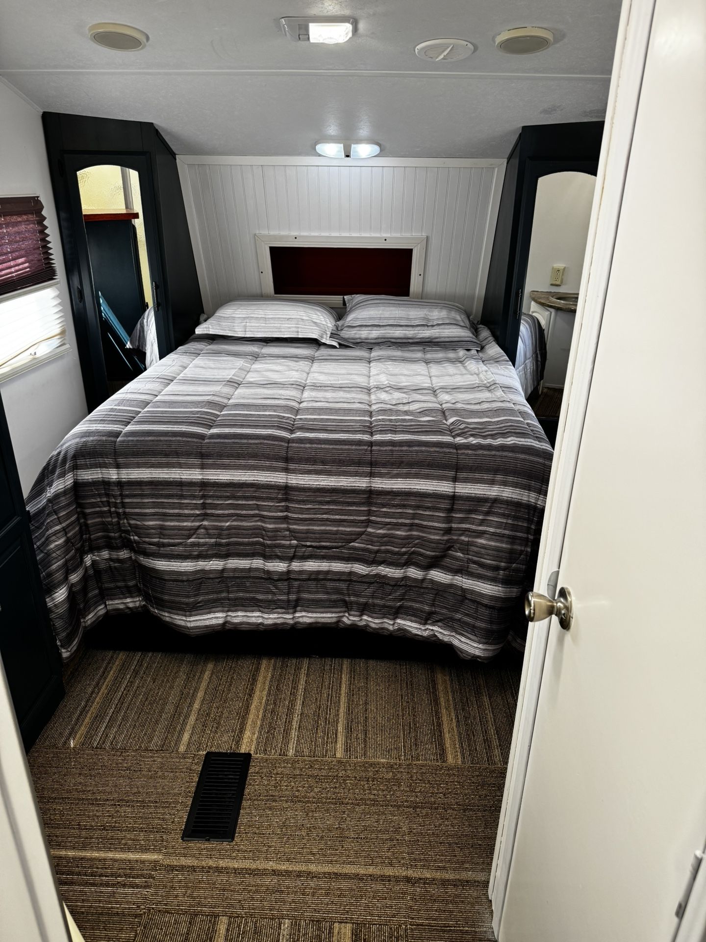 Travel Trailer 1 Slide Out