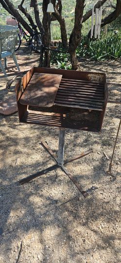 Heavy Duty Steel Charcoal Grill on Stand