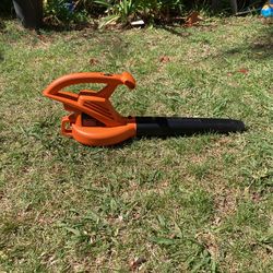 Black & Decker Leaf Hog Blower / Vac BV4000 for Sale in San Diego, CA -  OfferUp