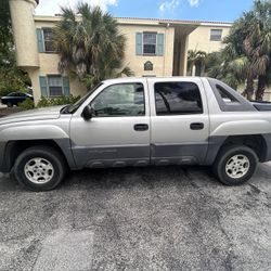 2005 Chevy Avalanche 