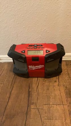 Milwaukee M12 Radio 12V TOOL ONLY