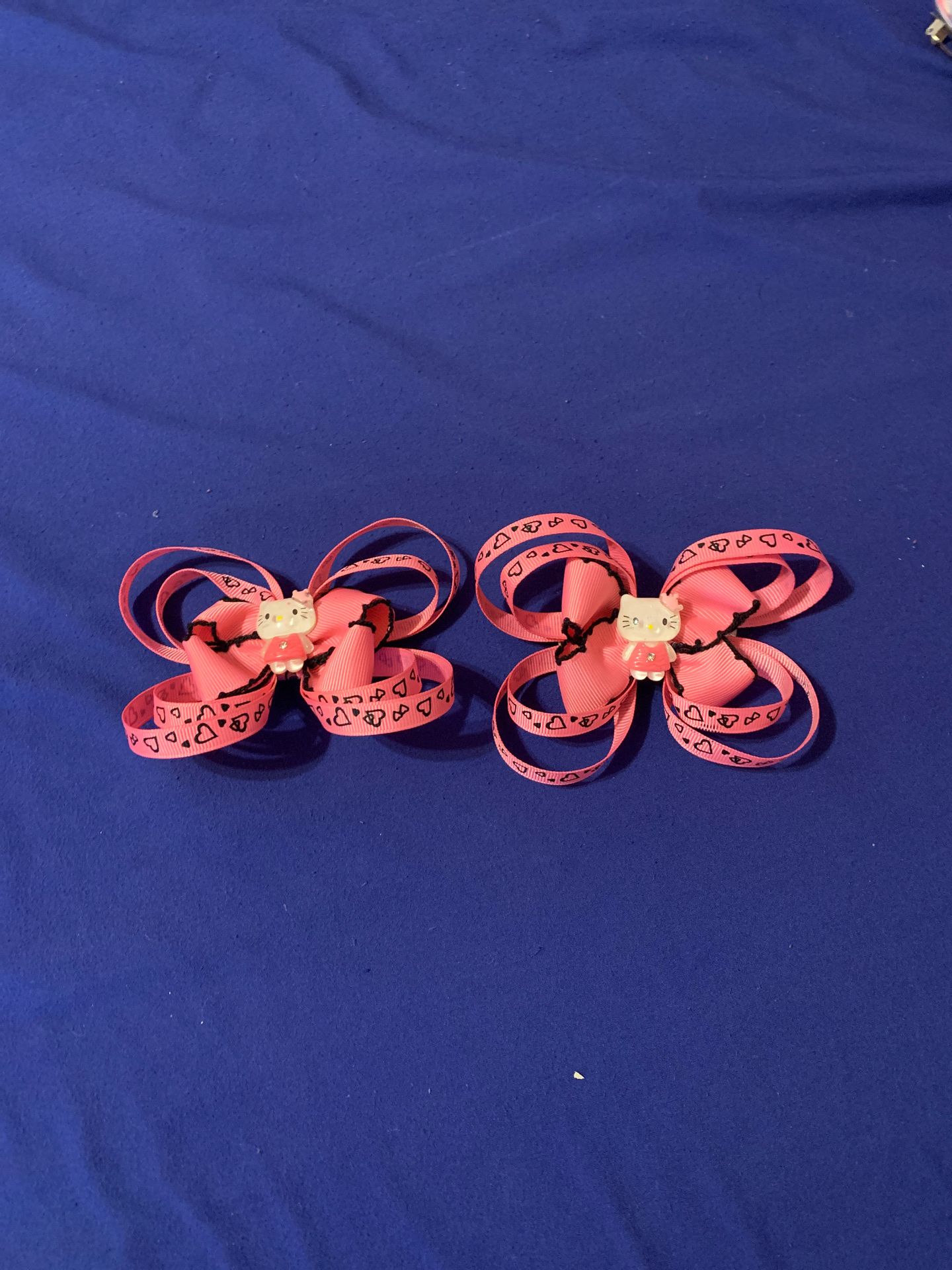 Pink hello kitty bows
