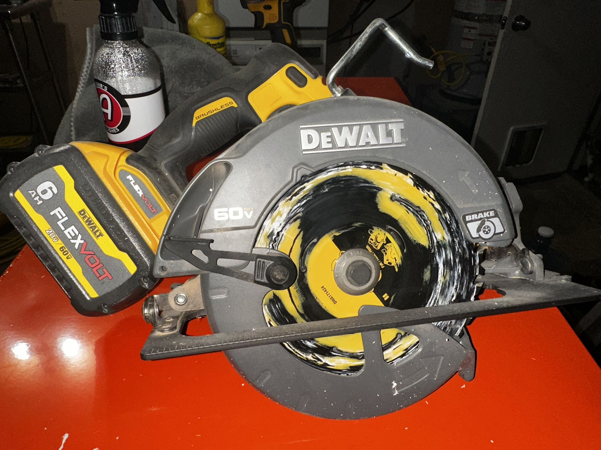 DEWALT FLEXVOLT 60V MAX* Circular Saw with Brake Kit, 7-1/4