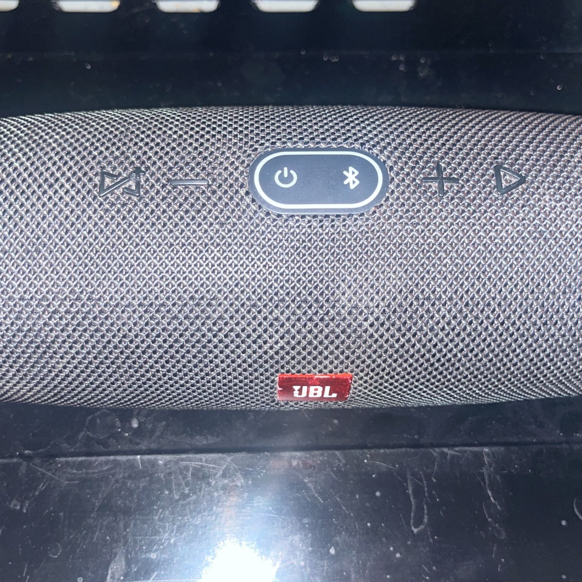 JBL speaker Charge 4