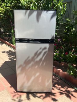 Insignia Stainless Steel Mini Fridge w/Top Freezer-Excellent Condition