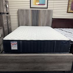 Queen Stearns & Foster Mattress. 🚚WE DELIVER🚚