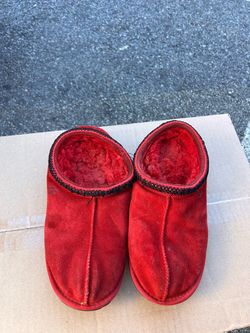 Women pair of UGG Tasman slip-ons